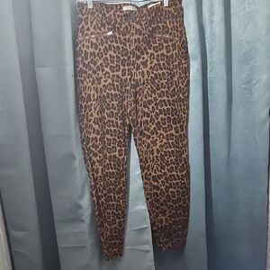 Code Bleu Skinny Pants in Brown with Tapered Leg